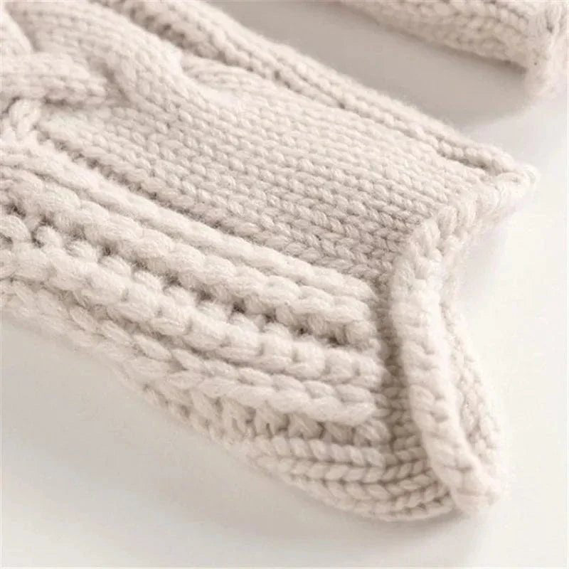 Jennan | Comfortable Turtleneck Sweater - Ciara & Fiona