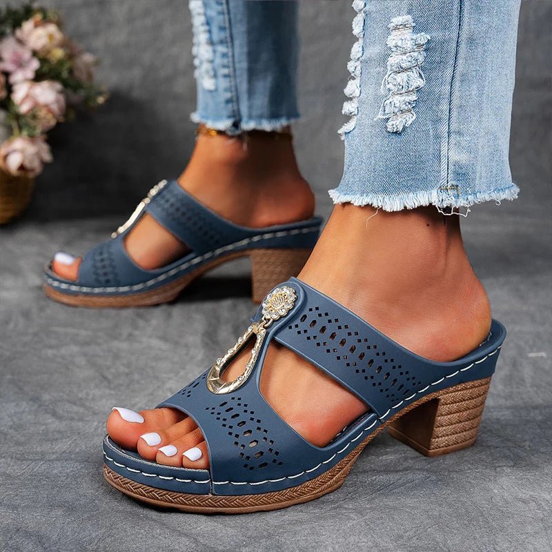 Yora | Chic and Comfortable Orthopedic Sandals - Ciara & Fiona